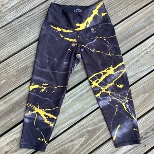 Bend Active Pittsburgh Capri Leggings - Size XSmall